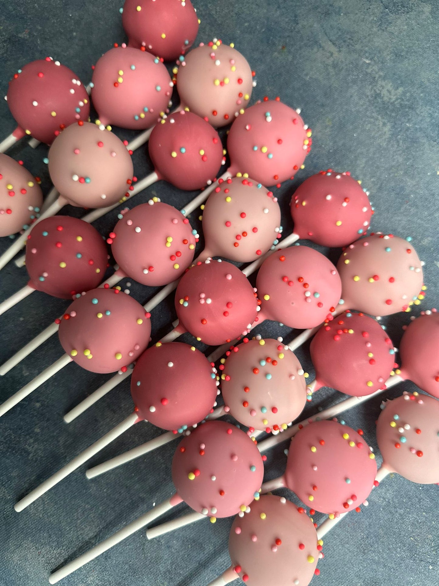 Cake Pops (Free Delivery)