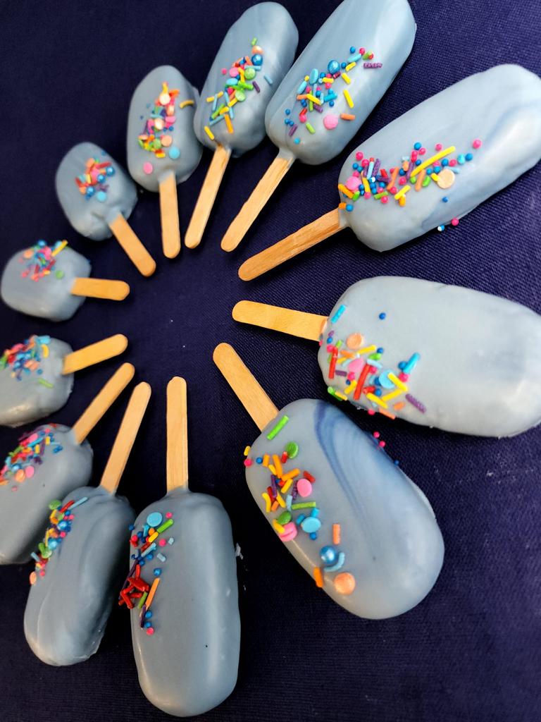Cakesicles with Sprinkles (Free Delivery)